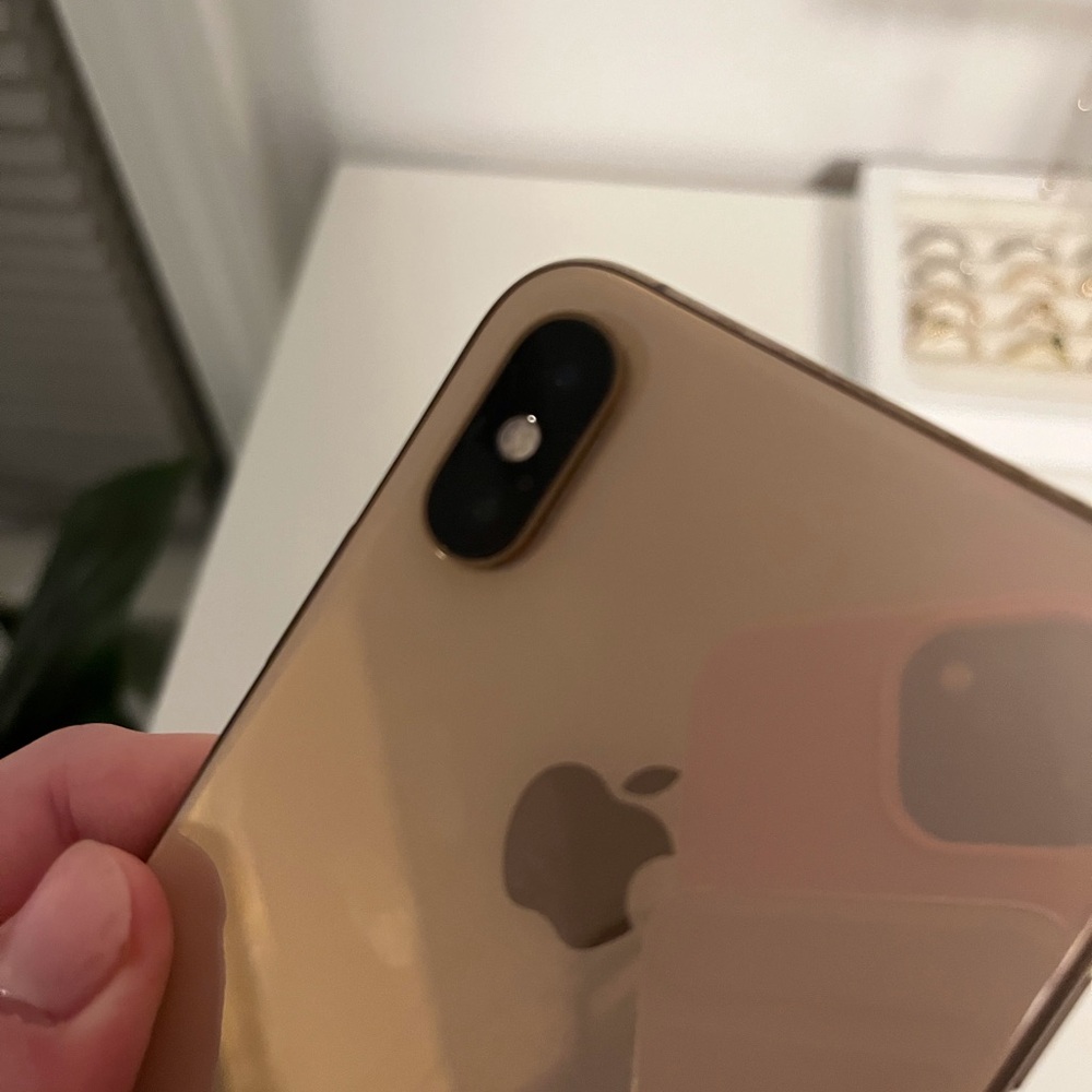 Unlocked iPhone XS Rose Gold 256G - Picture 7 of 8